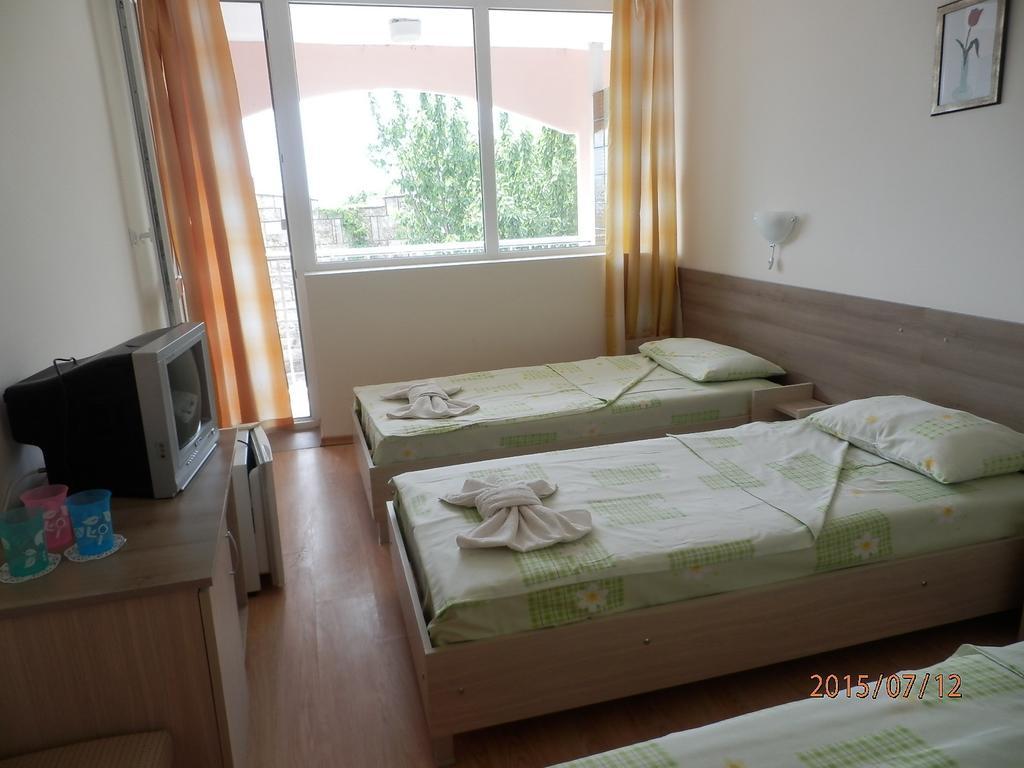 Olimpia Supersnab Hotel Balchik Chambre photo