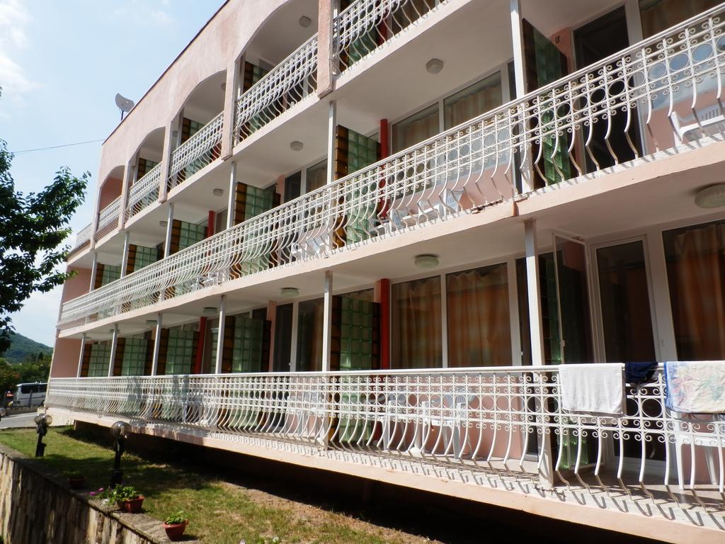 Olimpia Supersnab Hotel Balchik Extérieur photo